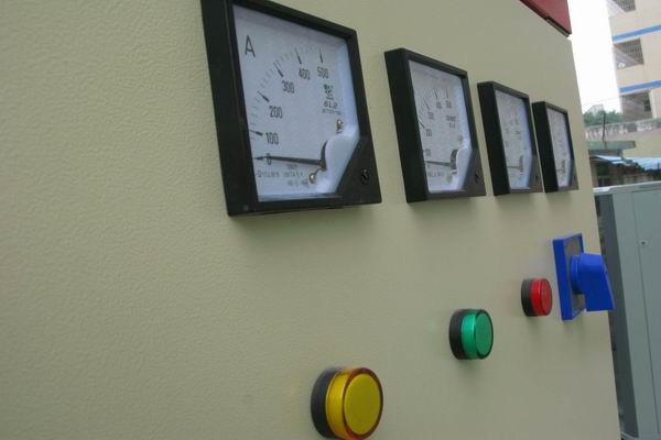 珠海配电箱-3683讲讲配电箱的操作和检修步